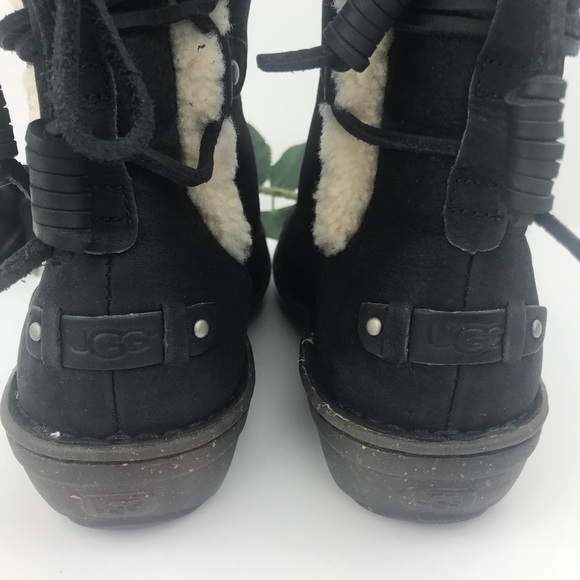 UGG Akadia Boots - Picture 7 of 11